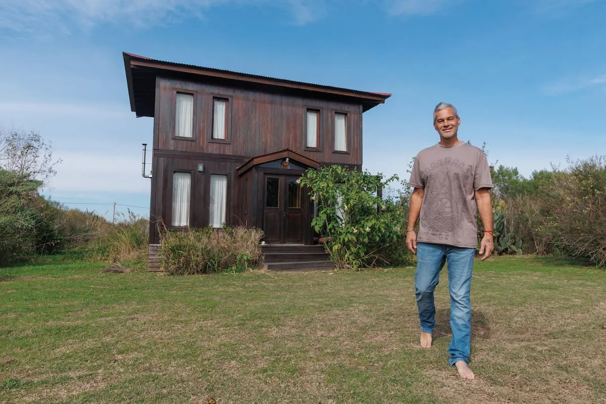 La casa estilo guarda bosques de Matías Camisani en Maschwitz