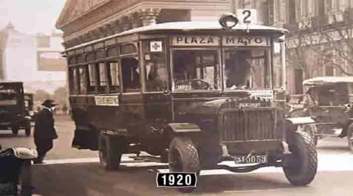 La evolución del transporte público en Buenos Aires: Desde los colectivos hasta el metro.