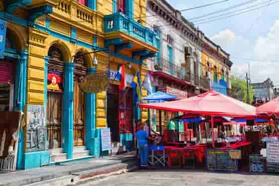 Los barrios emblemáticos de Buenos Aires: San Telmo, La Boca, Palermo y más.