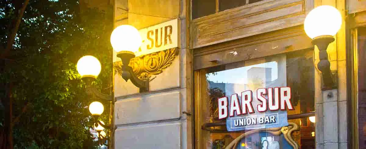 Los cafés notables de Buenos Aires: Tradición y encuentros en esquinas porteñas.